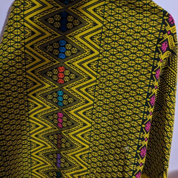 Yellow cape poncho - Picture 2 of 3